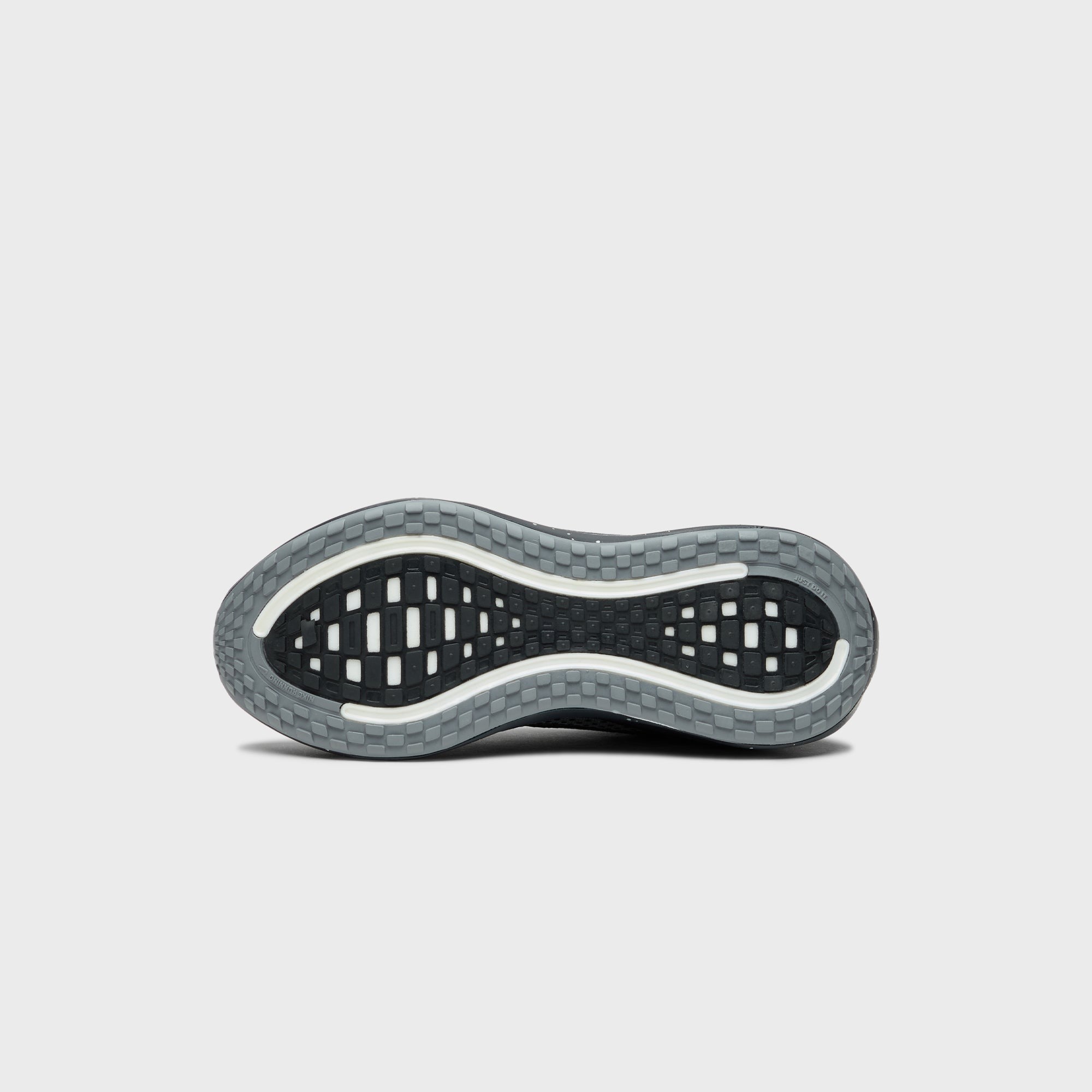 Nike Vomero Plus - Anthracite / Metallic Silver