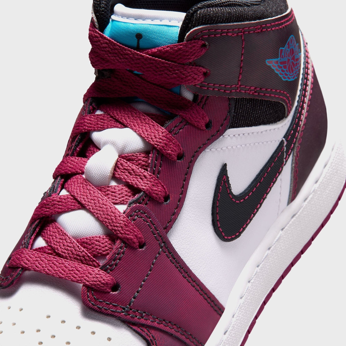 Jordan GS Air Jordan 1 Mid SE - Sweet Beet / Off Noir / White / Desert Pink