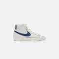 Nike Blazer Mid `77 - White / Midnight Navy / Sail / Gym Red