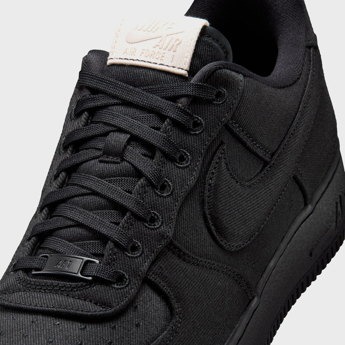 Nike Air Force 1 '07 LV8 - Black / Sail / Phantom