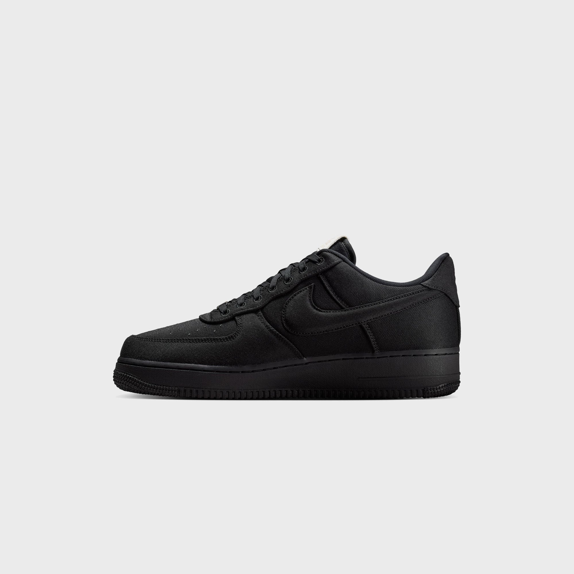 Nike Air Force 1 '07 LV8 - Black / Sail / Phantom