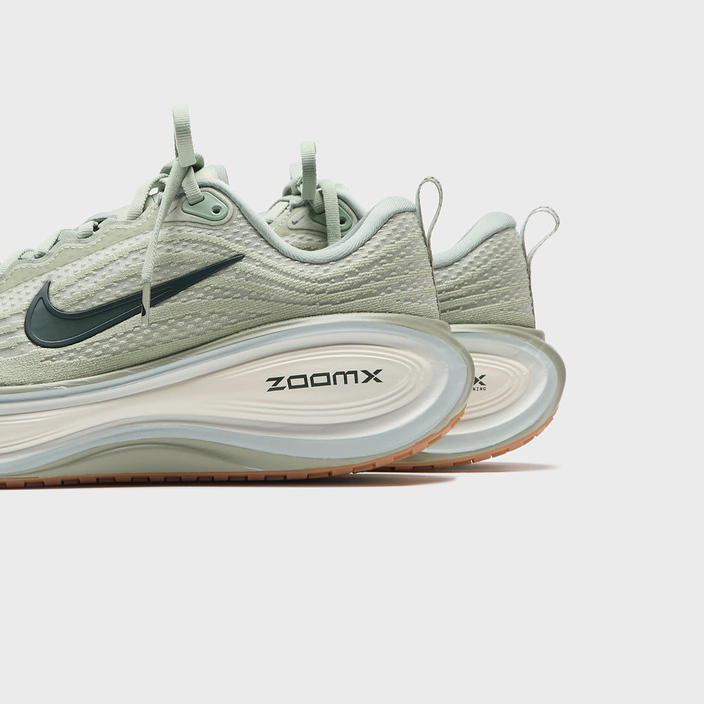Nike Vomero Plus - Jade Horizon / Sail / Light Silver / Black Spruce