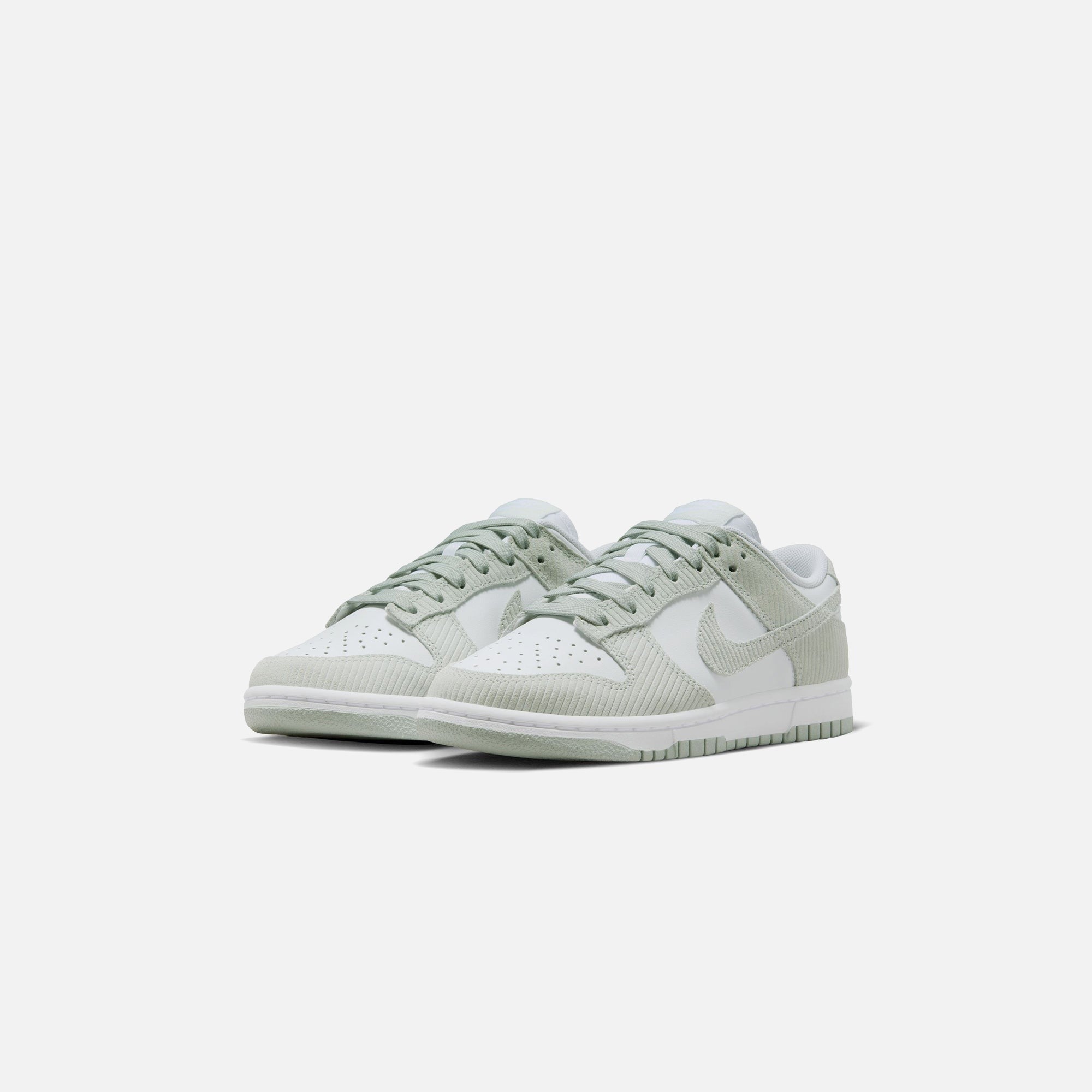 Nike WMNS Dunk Low - White / Light Silver