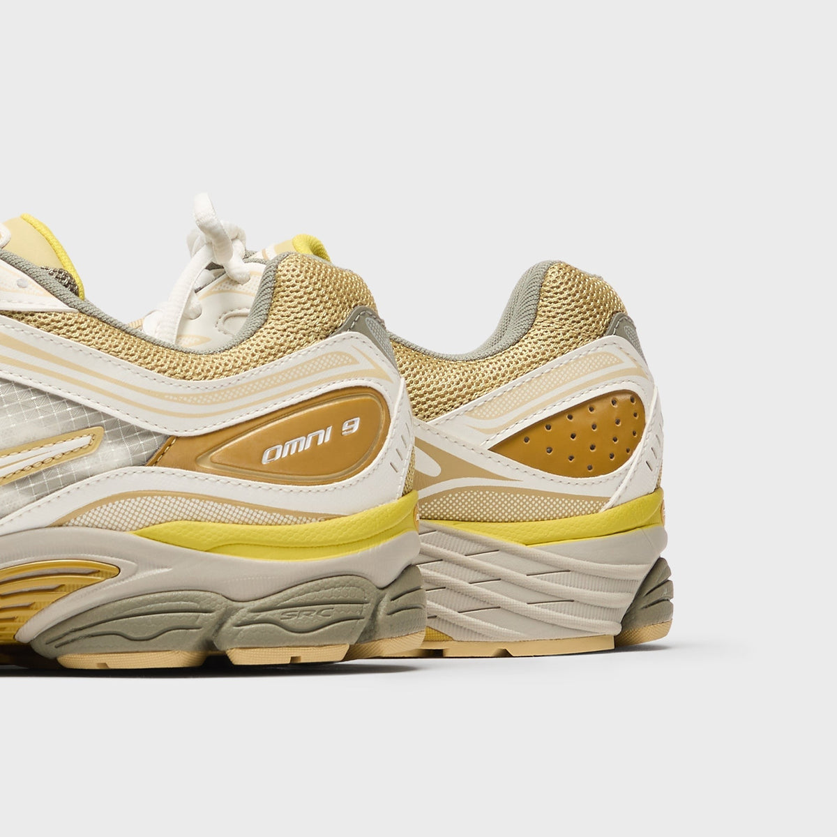Saucony ProGrid Omni 9 - Ivory / Moss