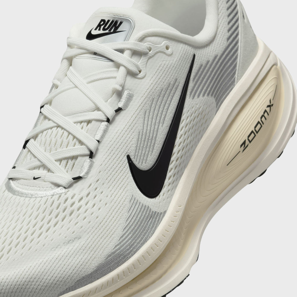 Nike Vomero 18 - Summit White / Black / Coconut Milk
