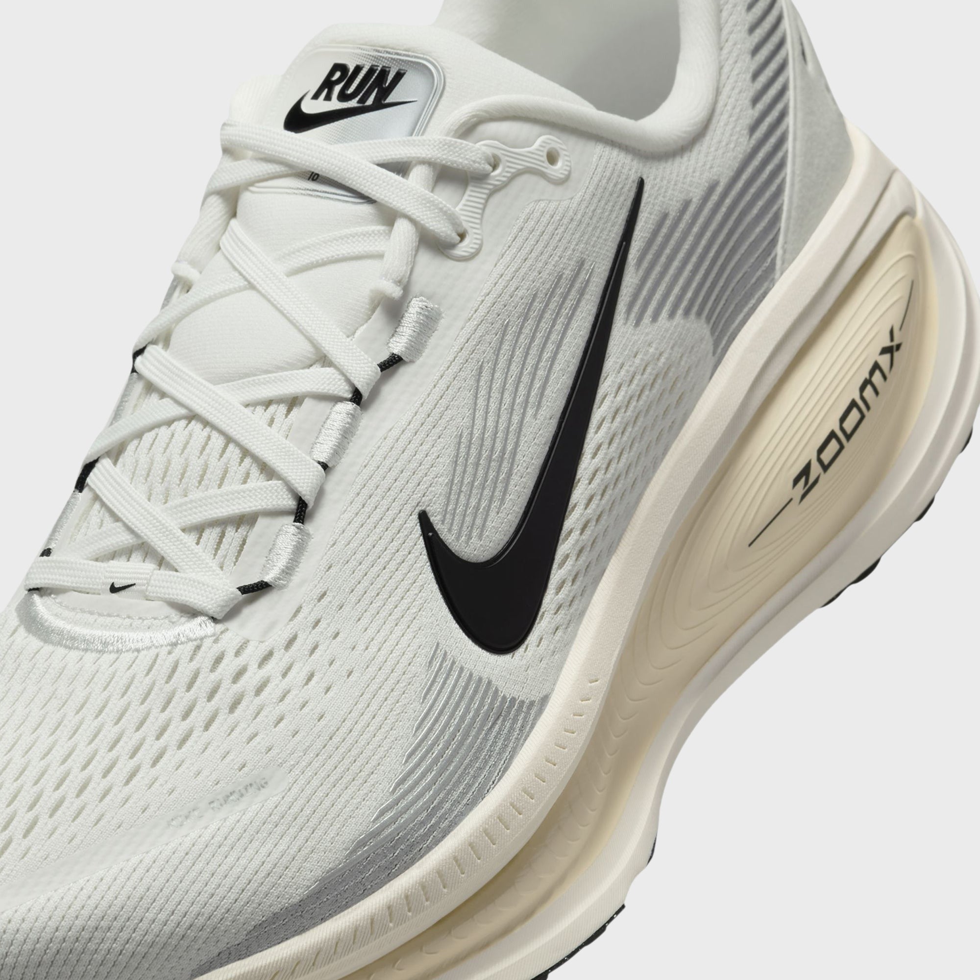 Nike Vomero 18 - Summit White / Black / Coconut Milk