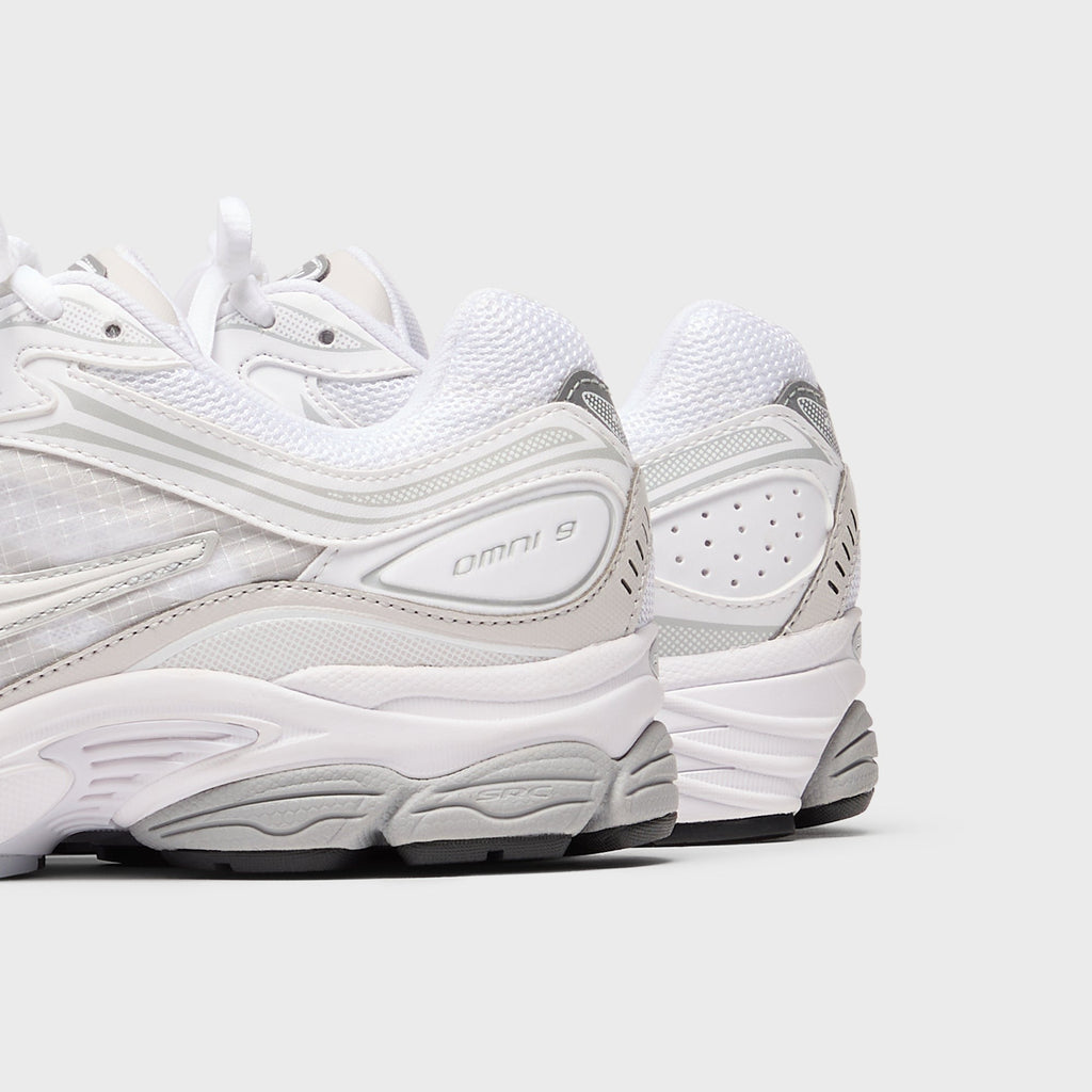 Saucony ProGrid Omni 9 Distract - White / Grey