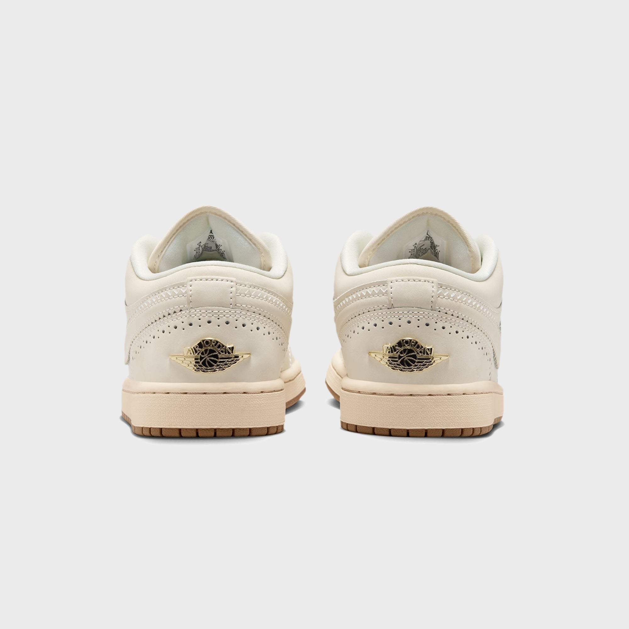 Jordan WMNS Air Jordan 1 Low SE - Chalk / Metallic Gold / Pearl White