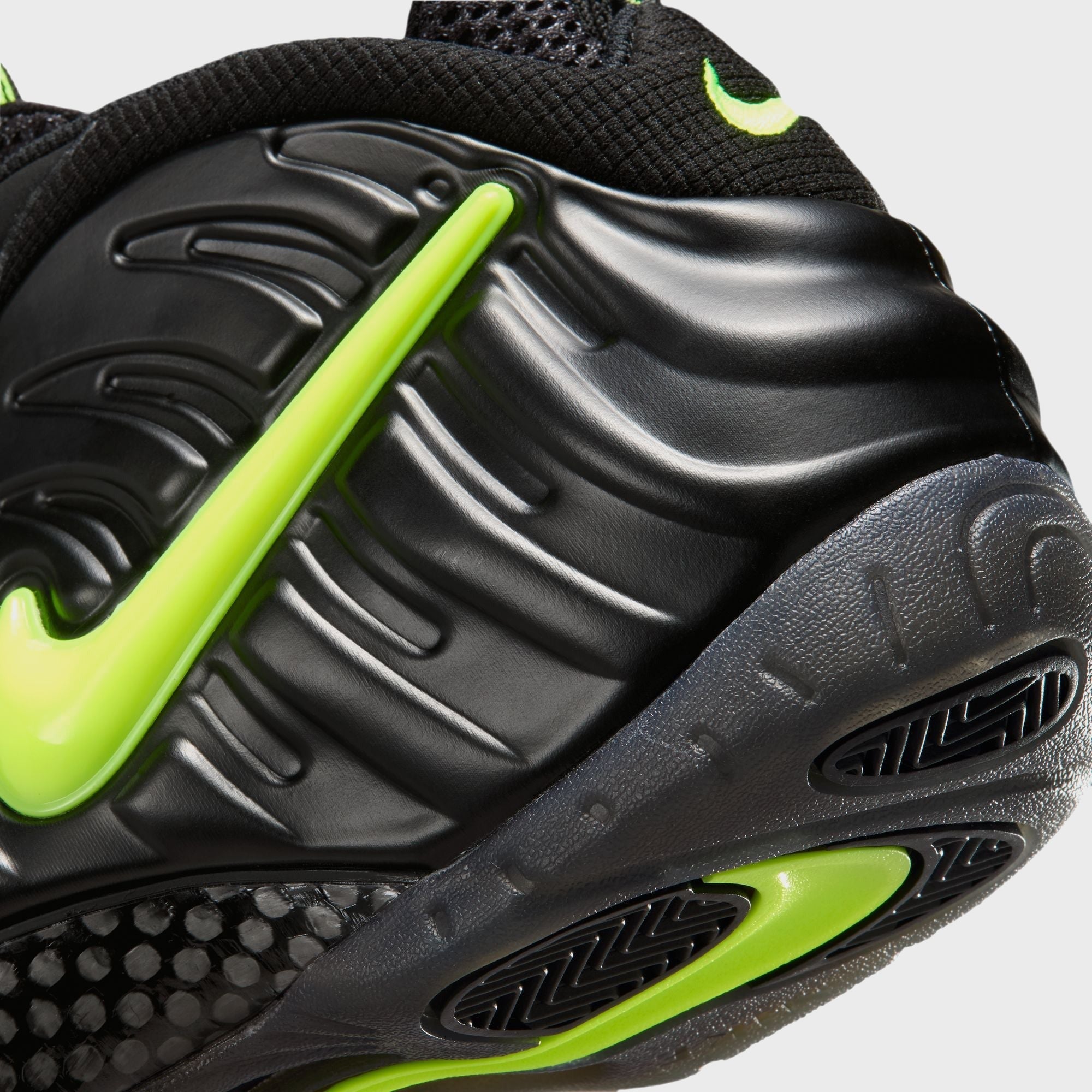 Nike Air Foamposite Pro - Black / Voltage Yellow