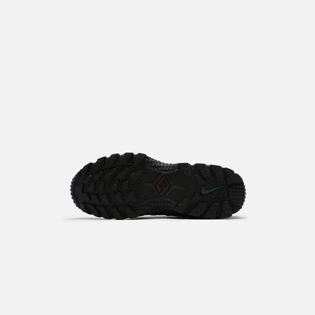 Nike Air Humara QS - Silver / Midnight Navy / Black / Desert Bronze