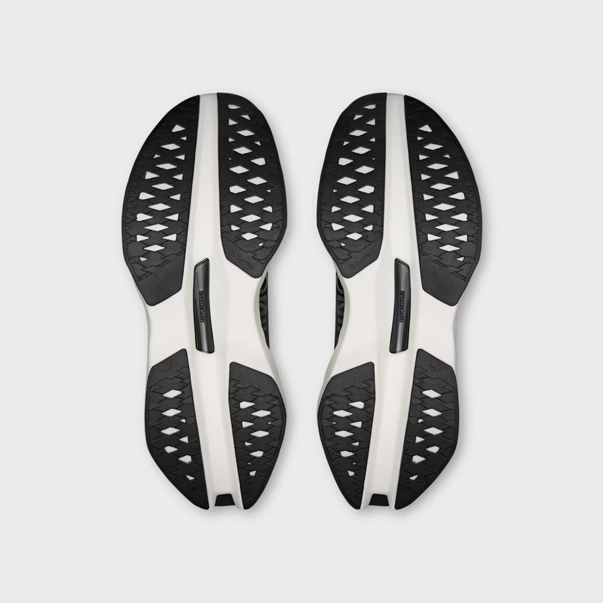 On Running Cloudboom Max - All Black