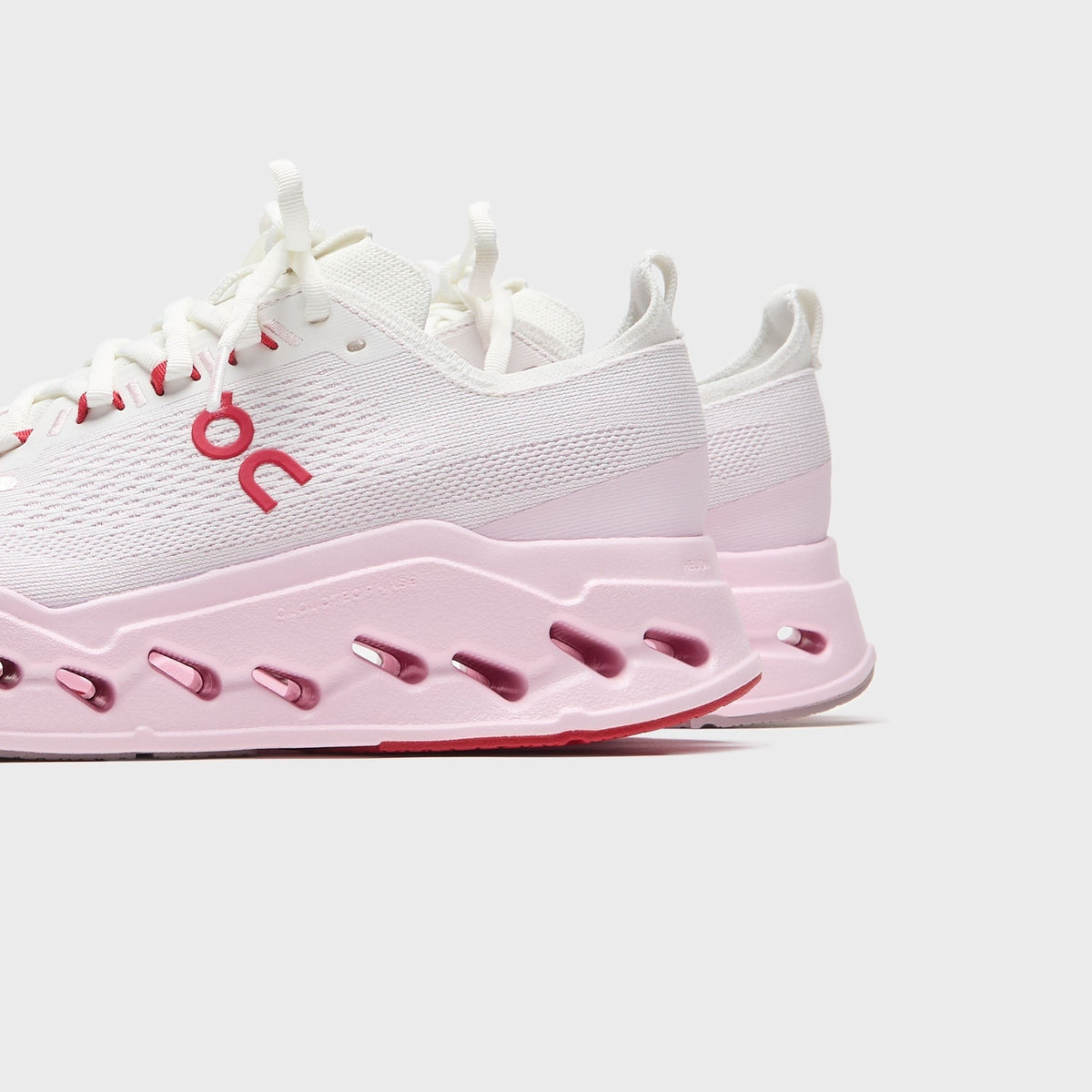 On Running WMNS Cloudsurfer Max - Ivory White / Light Pink