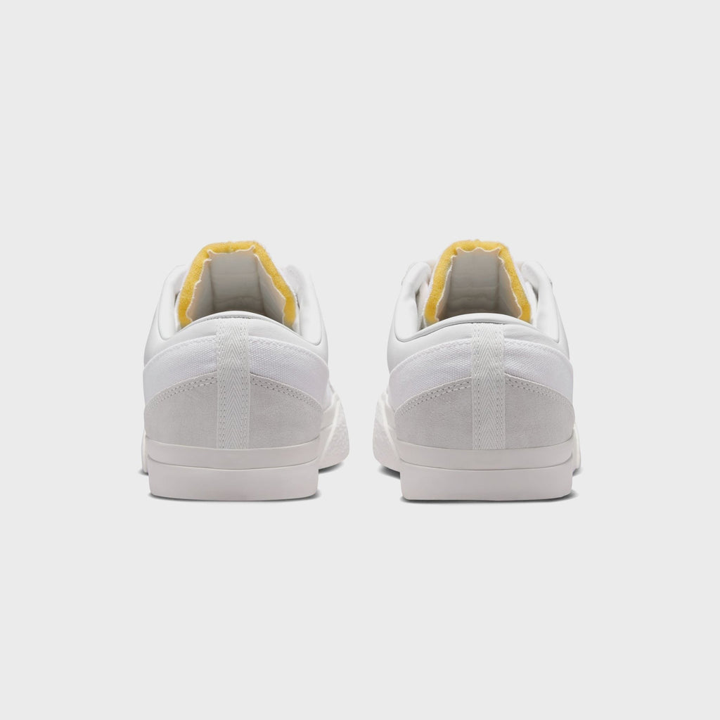 Nike Blazy - White / Sail