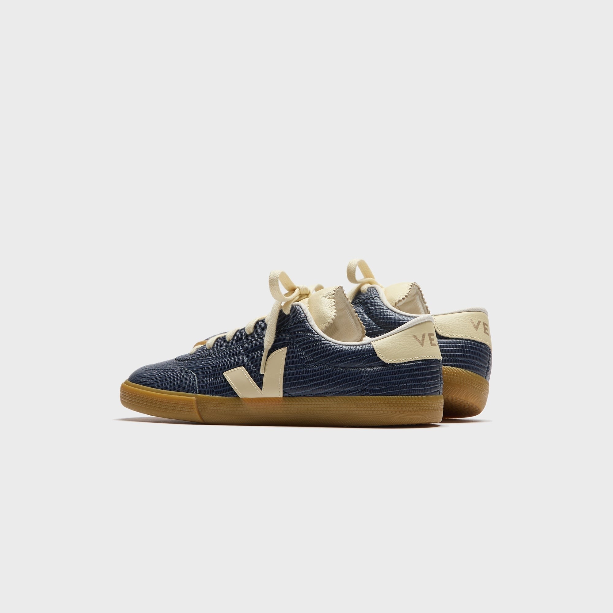 Veja WMNS Volley - White / Natural / Bark