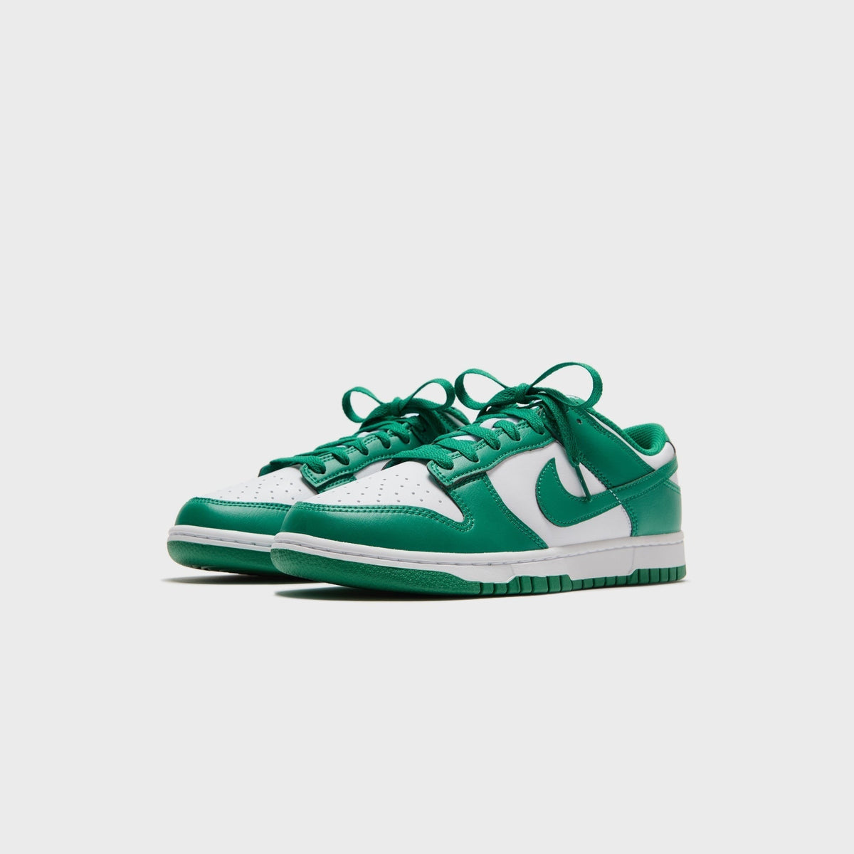 Nike Dunk Low Retro - White / Malachite