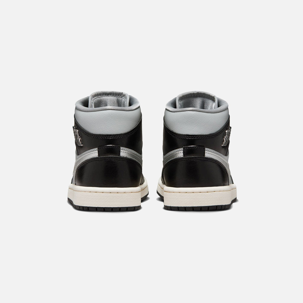 Nike WMNS Air Jordan 1 Mid SE - Black / Metallic Silver / Light Smoke