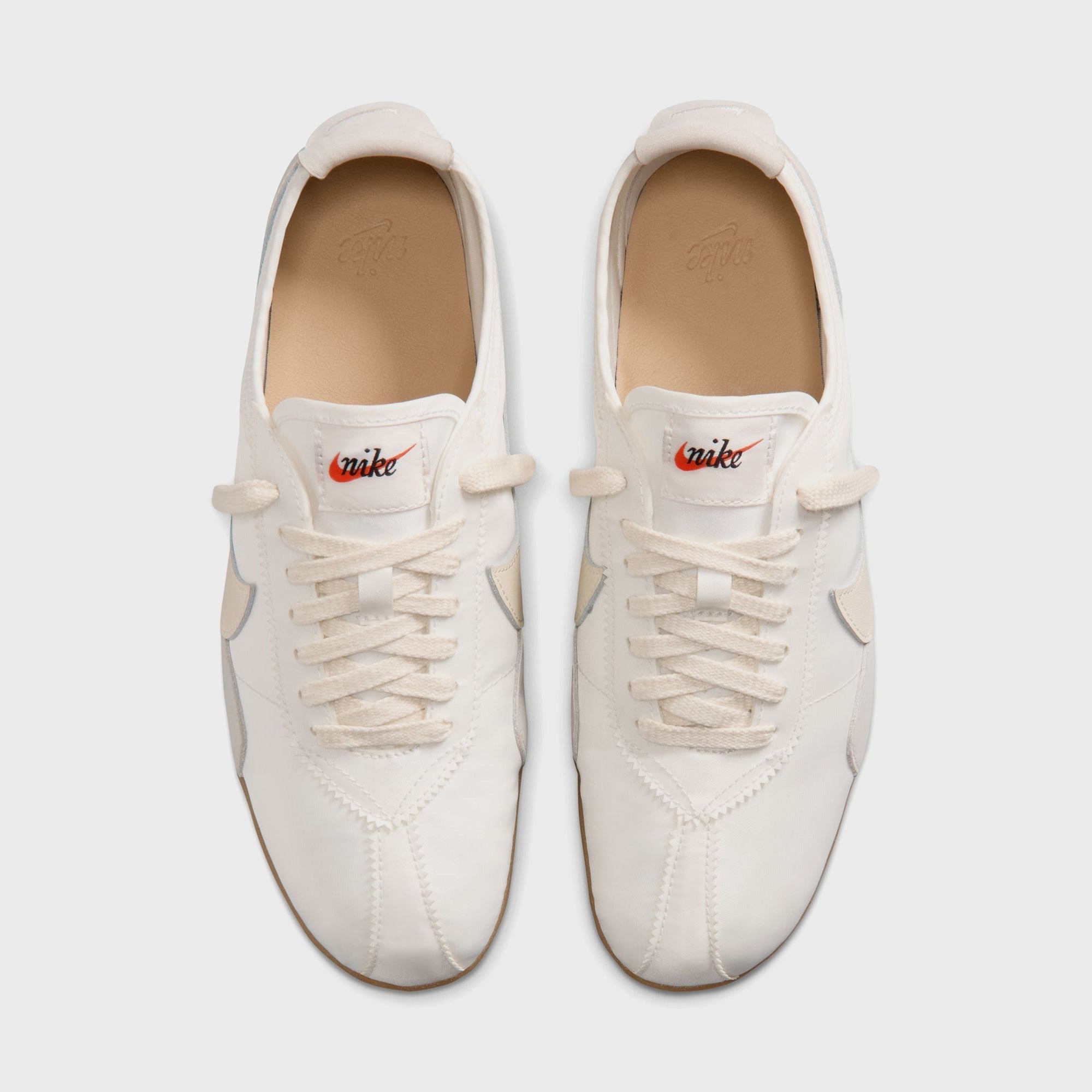 Nike WMNS Moon Shoe OG - Summit White / Gum Light Brown / Soft Pearl