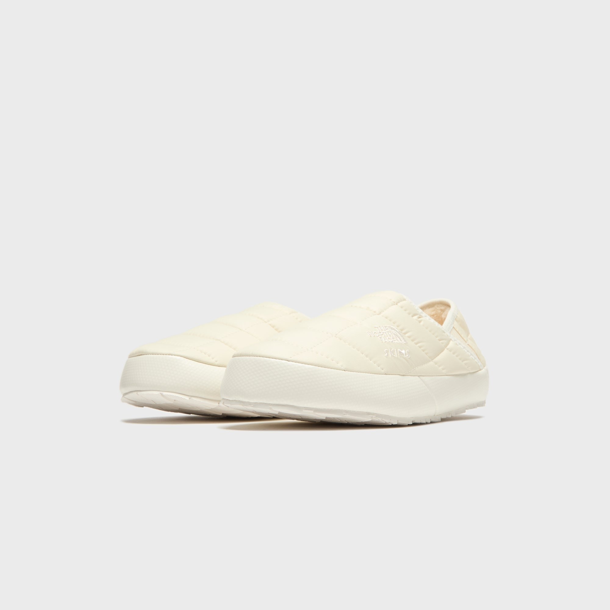 The North Face x SKIMS WMNS Thermoball Traction Mule V - Bone