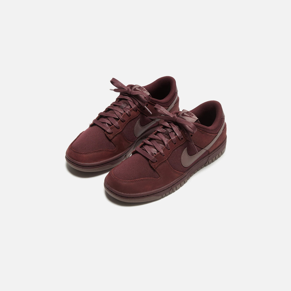 Nike Dunk Low Retro PRM NBHD - Burgundy Crush / Plum Eclipse / Platinum Tint
