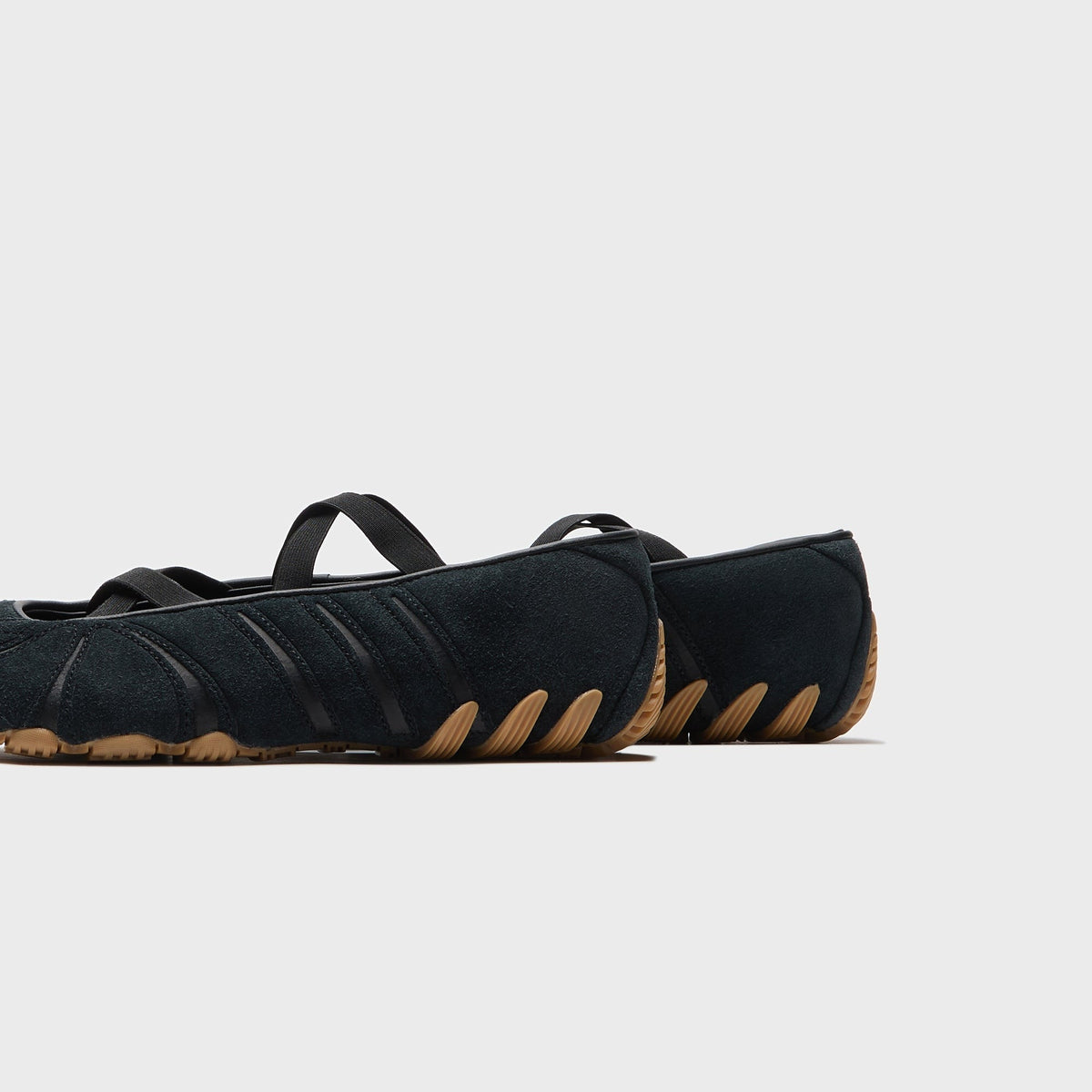 adidas WMNS Ghost Sprint Ballet - Core Black / Gum