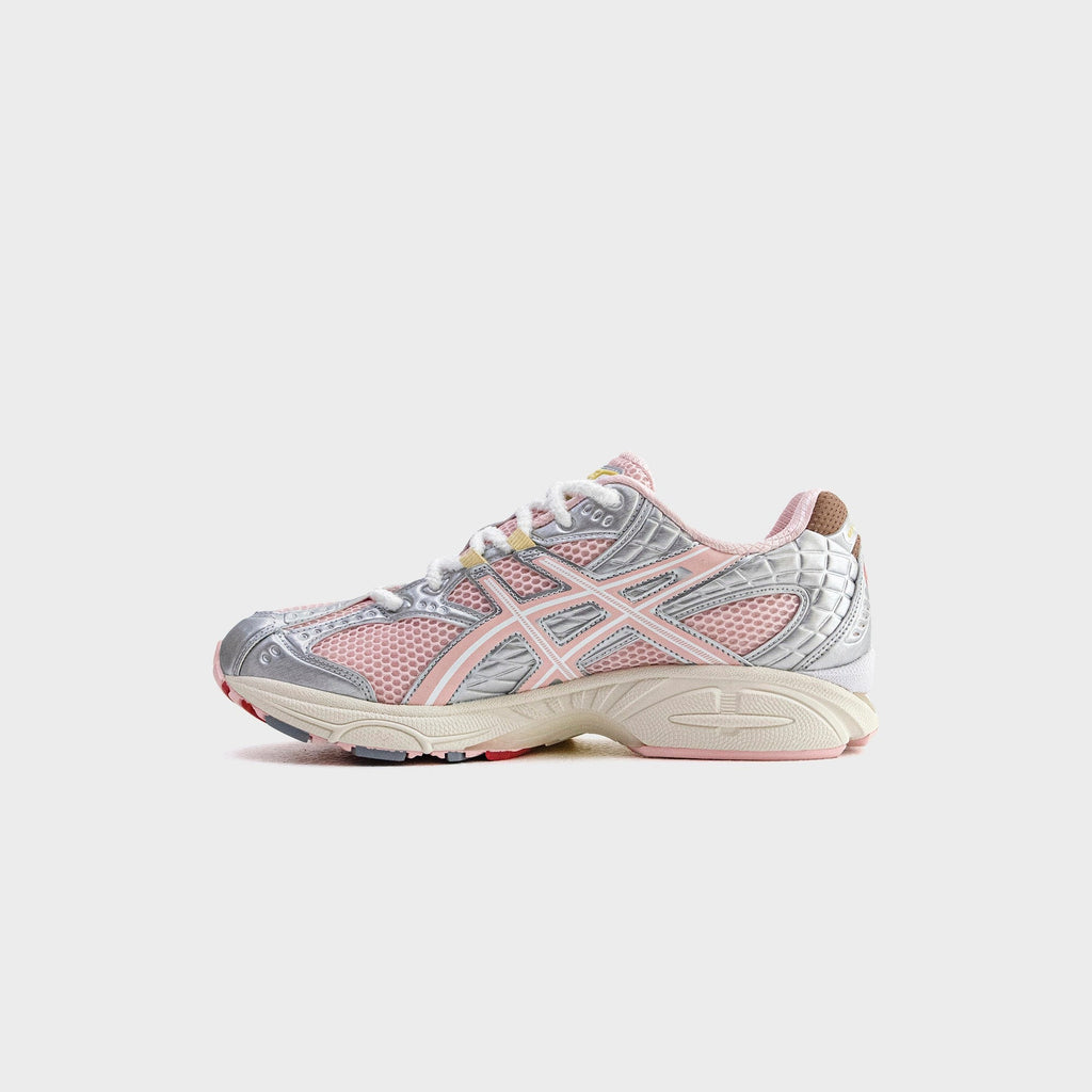 ASICS x VANDYTHEPINK Gel-Nimbus 10.1 - Strawberry Cream / Strawberry Cream