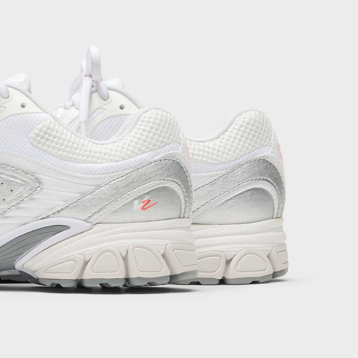 Saucony ProGrid V2 - Silver / White