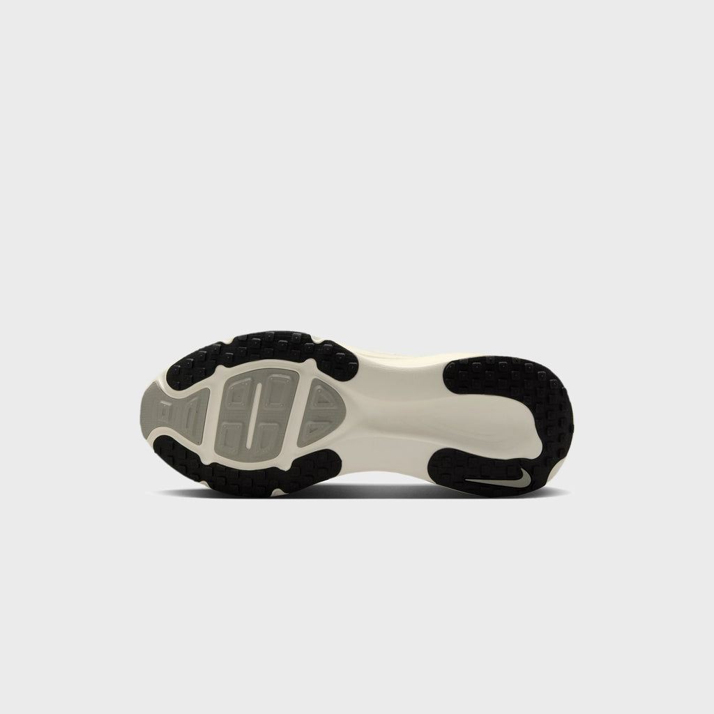 Nike Vomero 18 - Summit White / Black / Coconut Milk