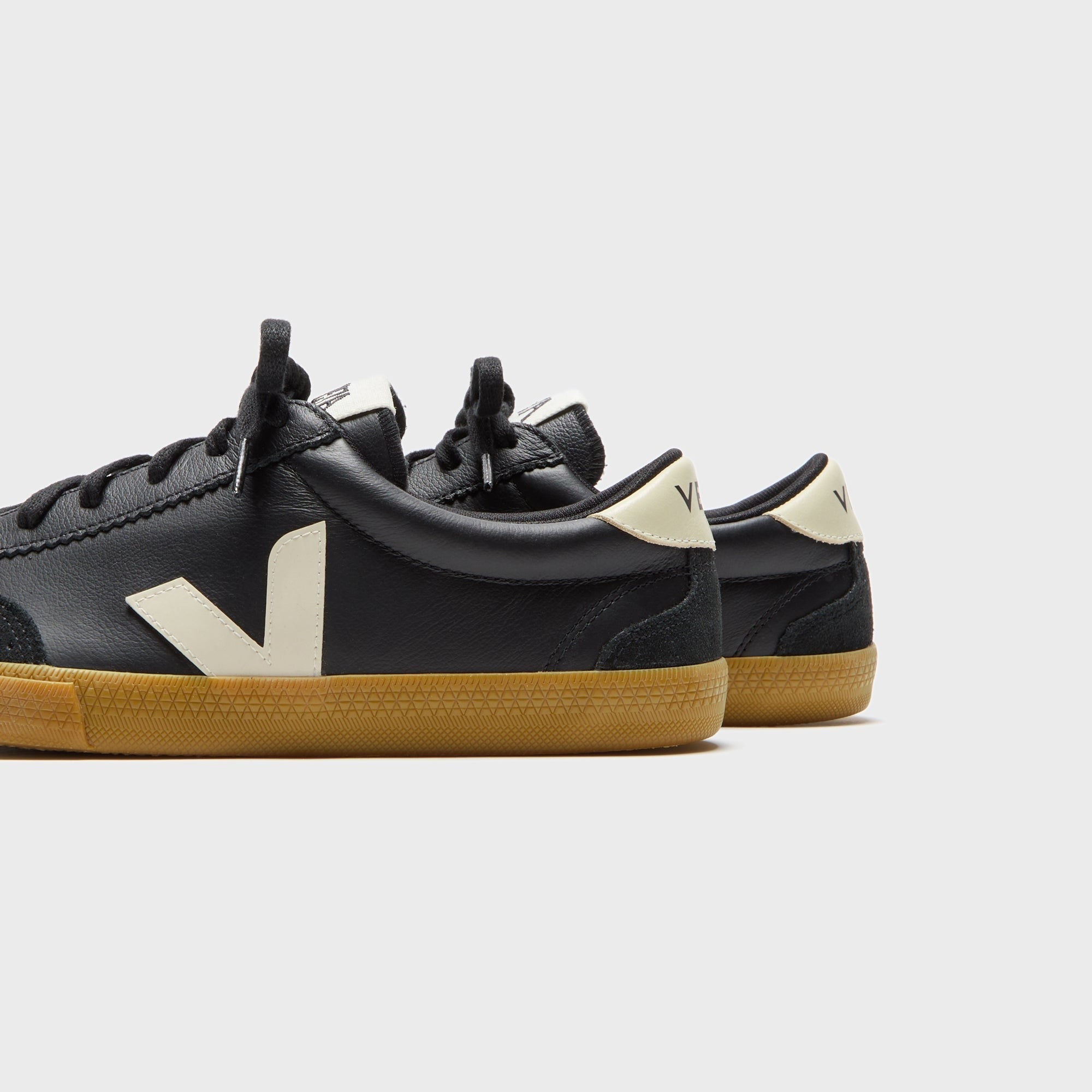 Veja Volley - Black Pierre
