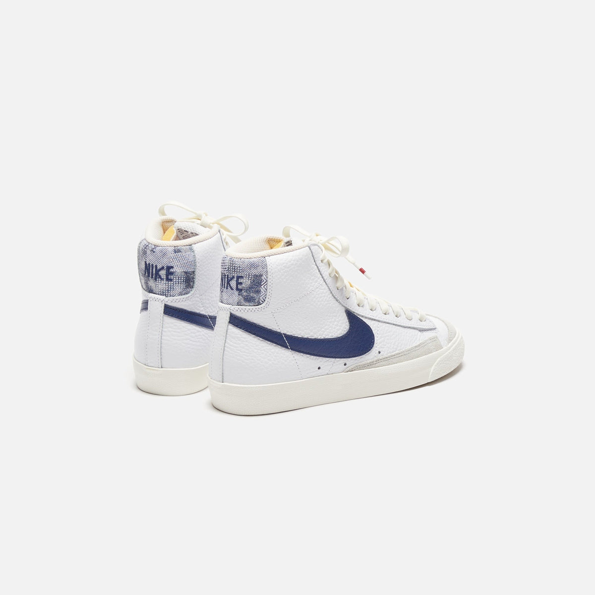 Nike Blazer Mid `77 - White / Midnight Navy / Sail / Gym Red
