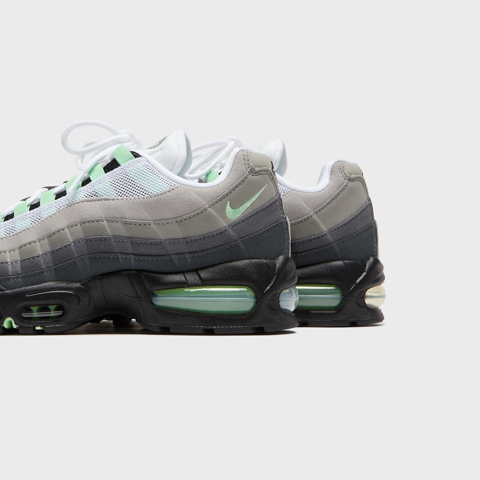 Nike WMNS Air Max 95 Big Bubble - Black / Fresh Mint / White / Medium Grey / Anthracite / Light Graphite