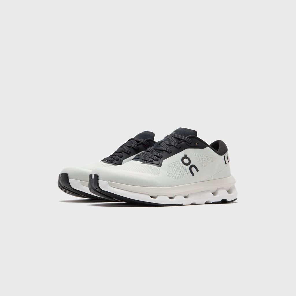 On Running Cloudzone - Ice / Black
