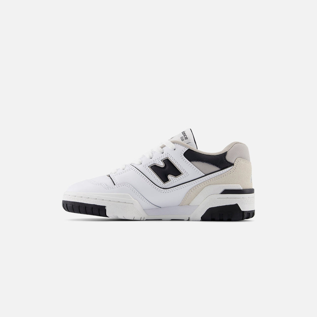 (RTV) New Balance GS 550 - White / Black