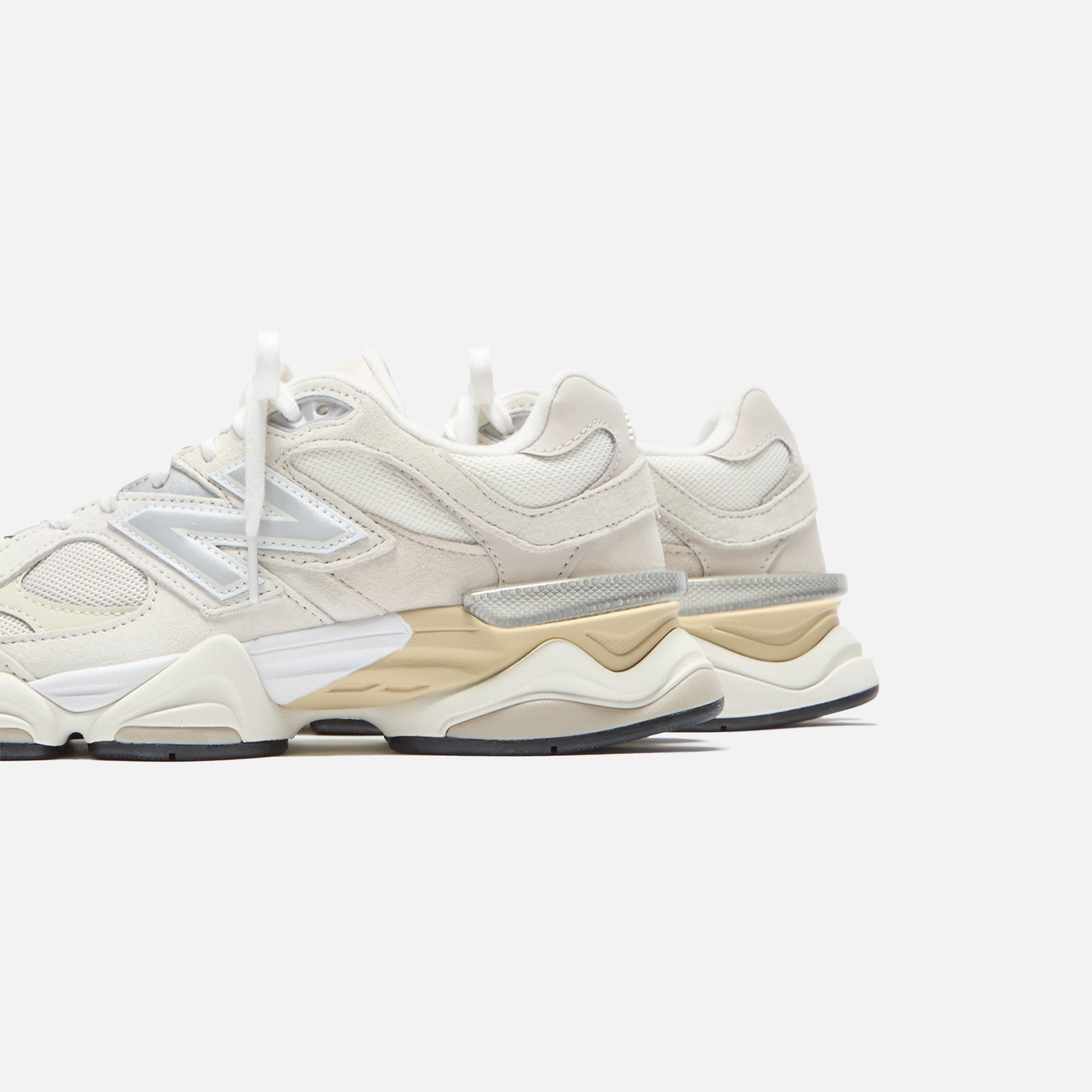 (RTV) New Balance 9060 - Sea Salt / Moonbeam / Turtledove