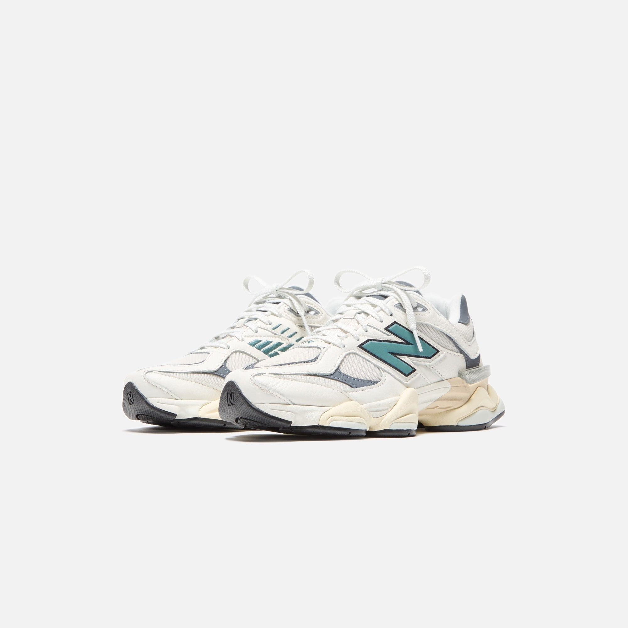 New Balance 9060 - Sea Salt / New Spruce
