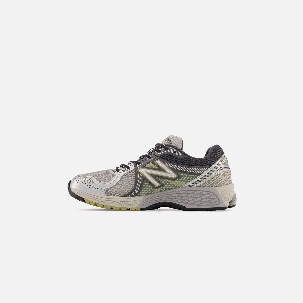 New Balance 860v2 - Rain Cloud / Phantom