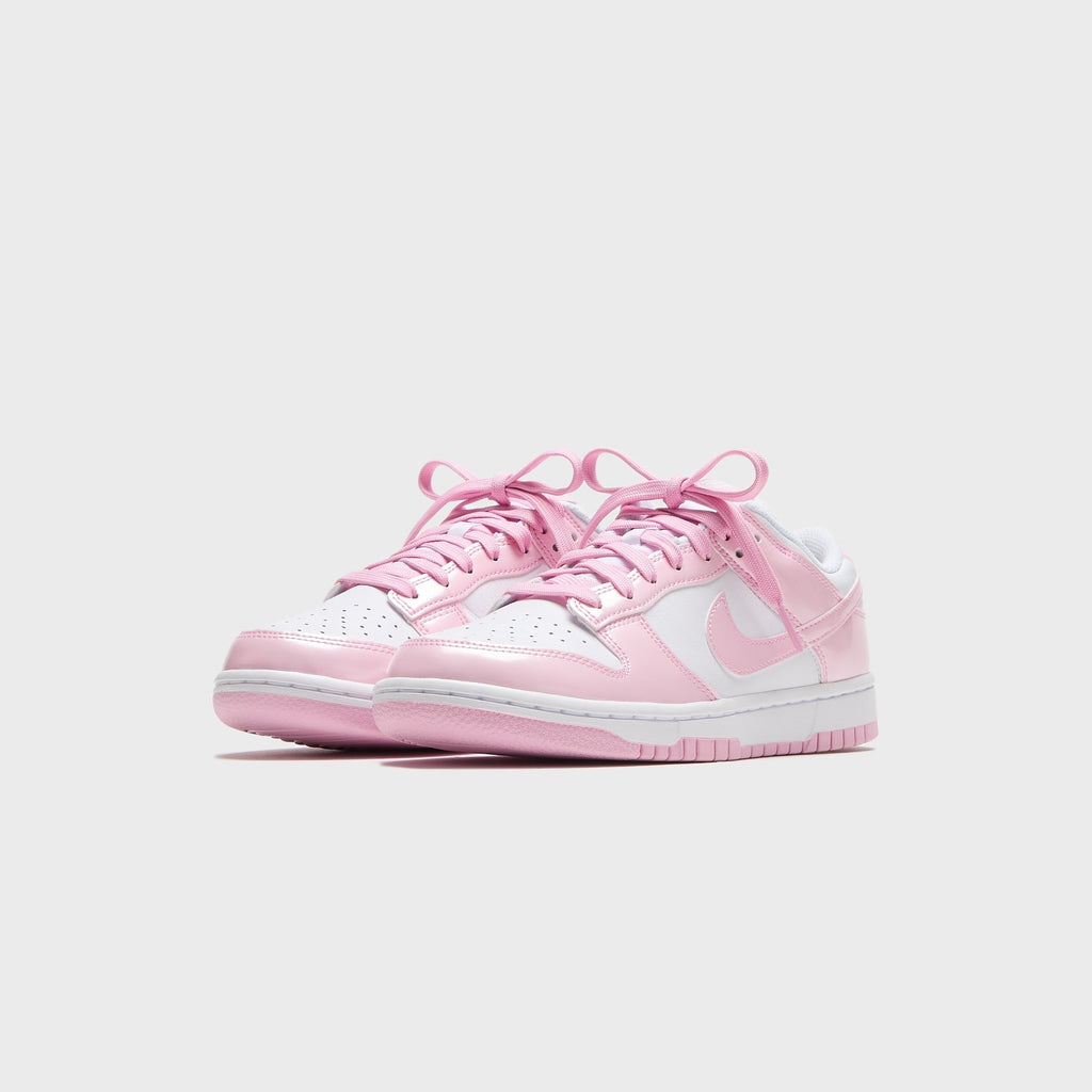 Nike WMNS Dunk Low SE - White / Metallic Silver / Pink Rise