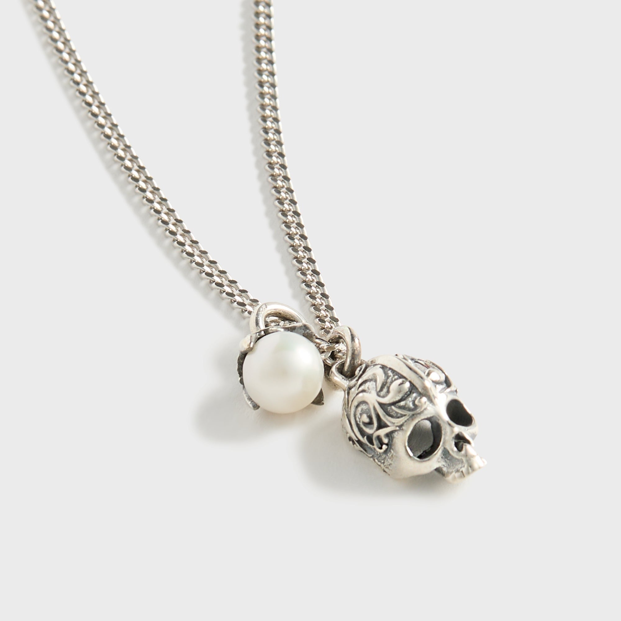 Emanuele Bicocchi Flourish Skull Pearl Necklace - Silver