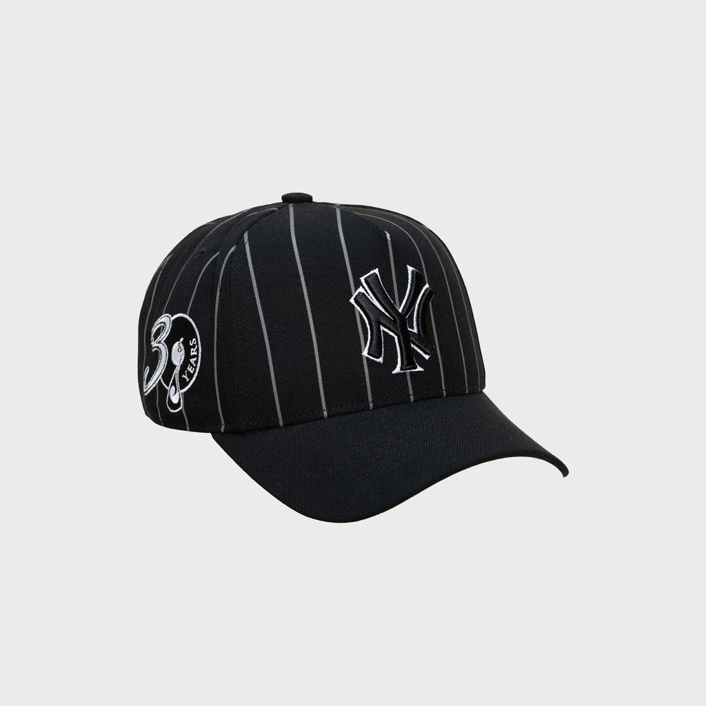Mitchell & Ness x Jay-Z Reasonable Doubt x New York Yankees Pro Pinch Snapback Hat - Black