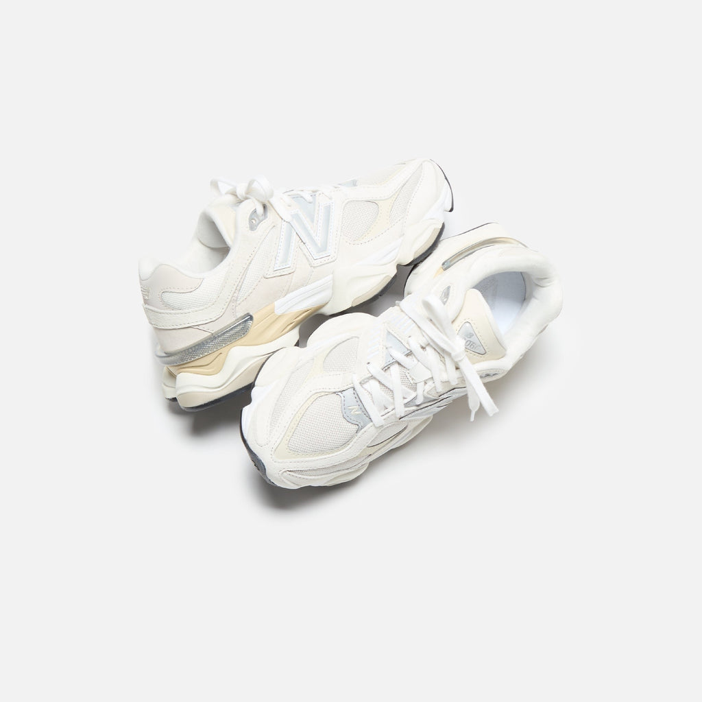 (RTV) New Balance 9060 - Sea Salt / Moonbeam / Turtledove