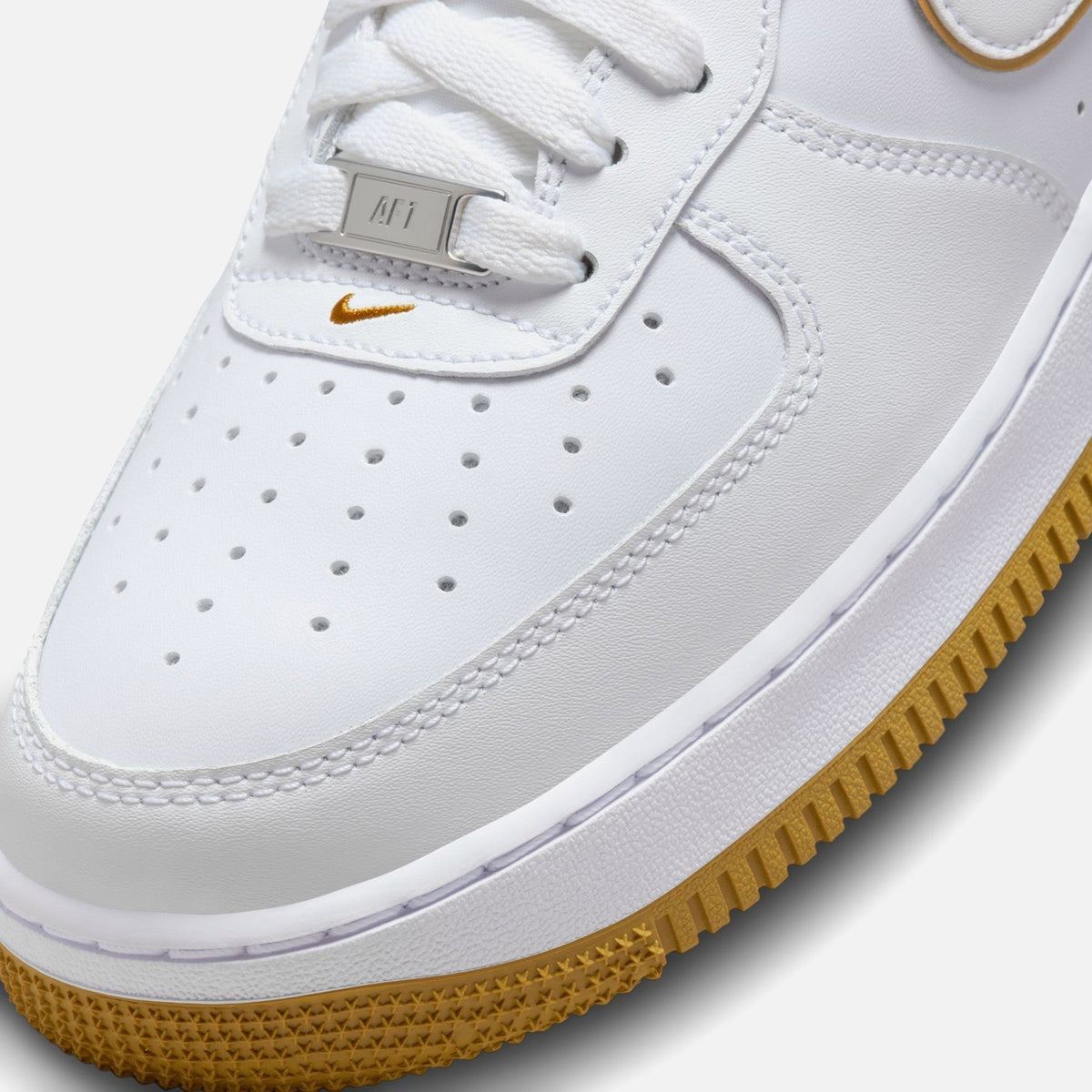 Nike Air Force 1 '07 - White / Bronzine