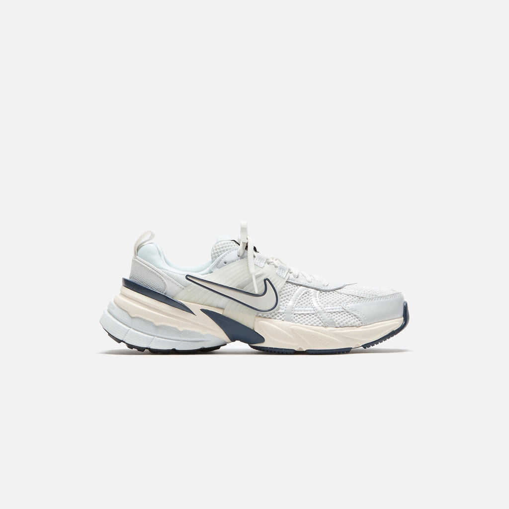 Nike WMNS V2K Run - Platinum Tint / Platinum Tint / Pure Platinum