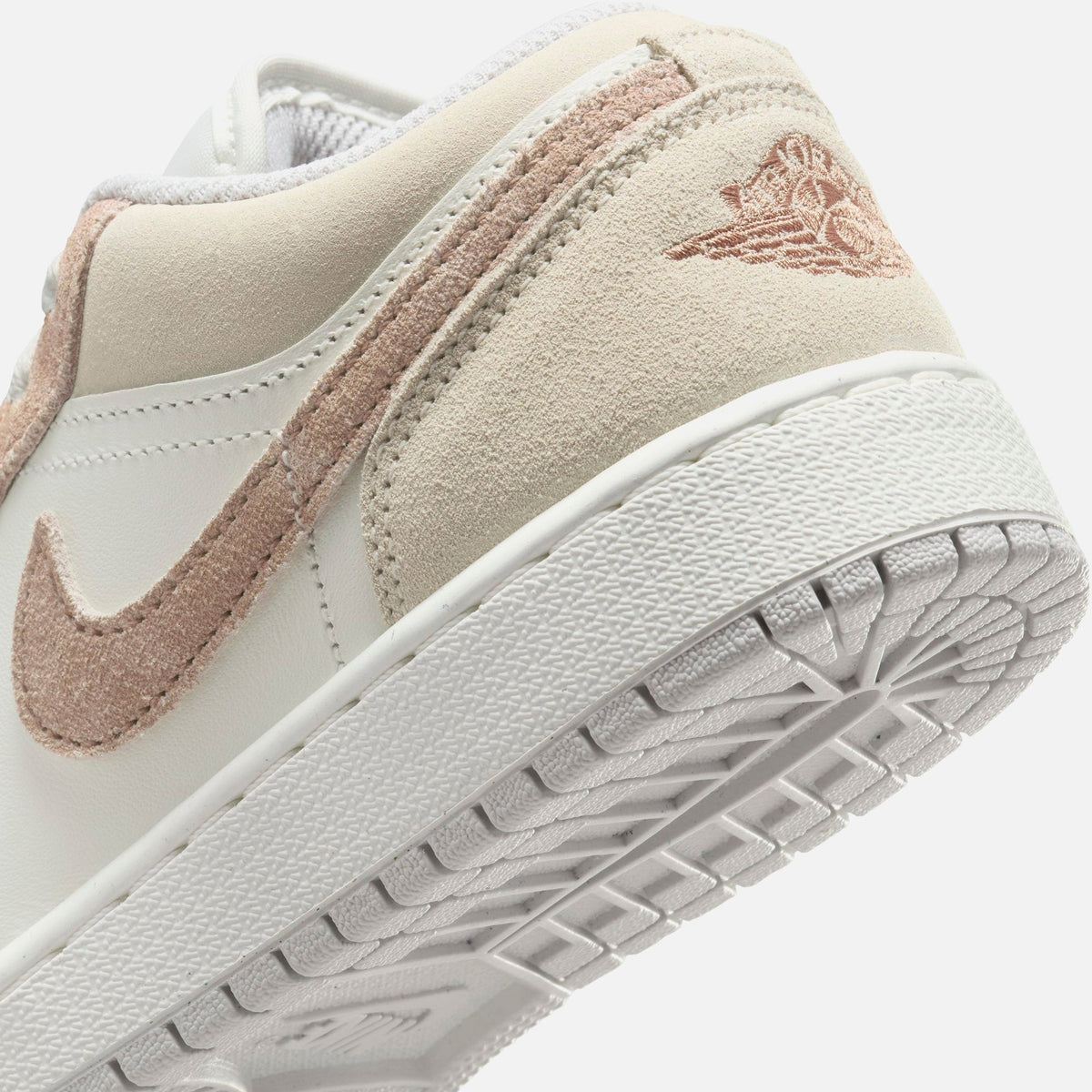 Nike GS Air Jordan 1 Low SE - Legend Light Brown / Archaeo Brown / Sail / Neutral Grey