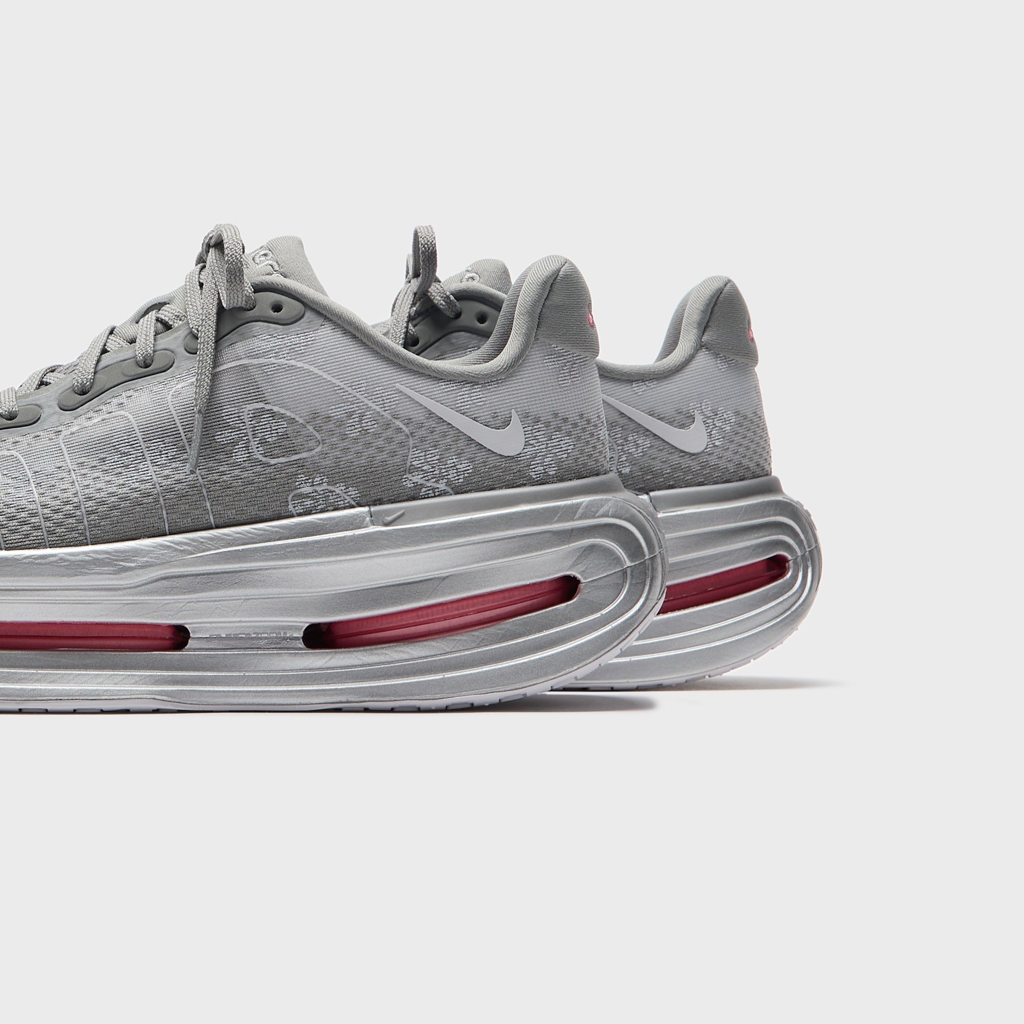 Nike WMNS Vomero Premium - Geyser Grey / Metallic Silver