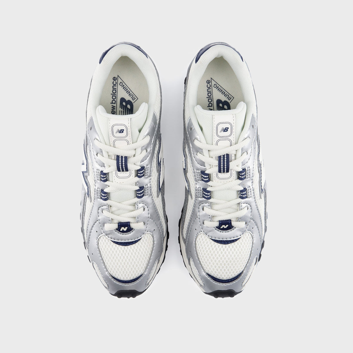 New Balance 204L - Sea Salt / Silver Metallic / NB Navy