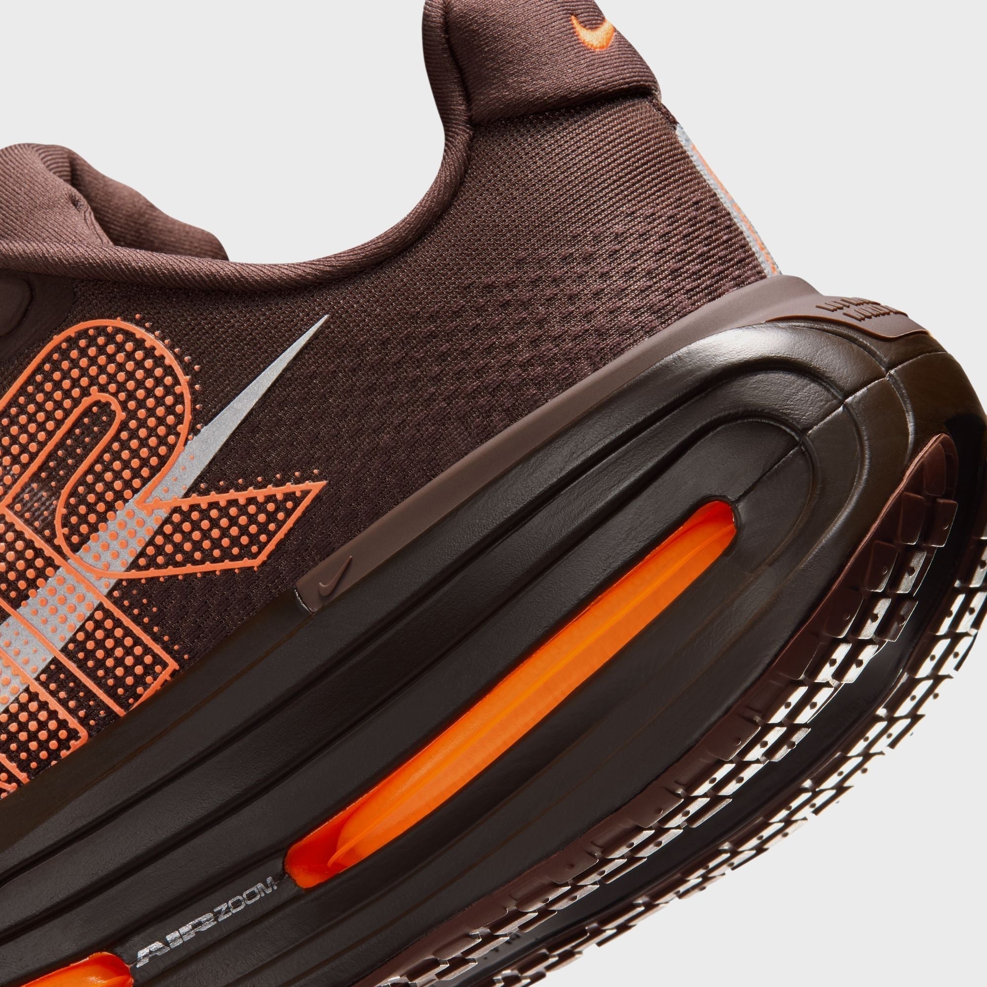 Nike x Renegade Running Vomero Premium - Brown Basalt / Hyper Crimson / Total Orange