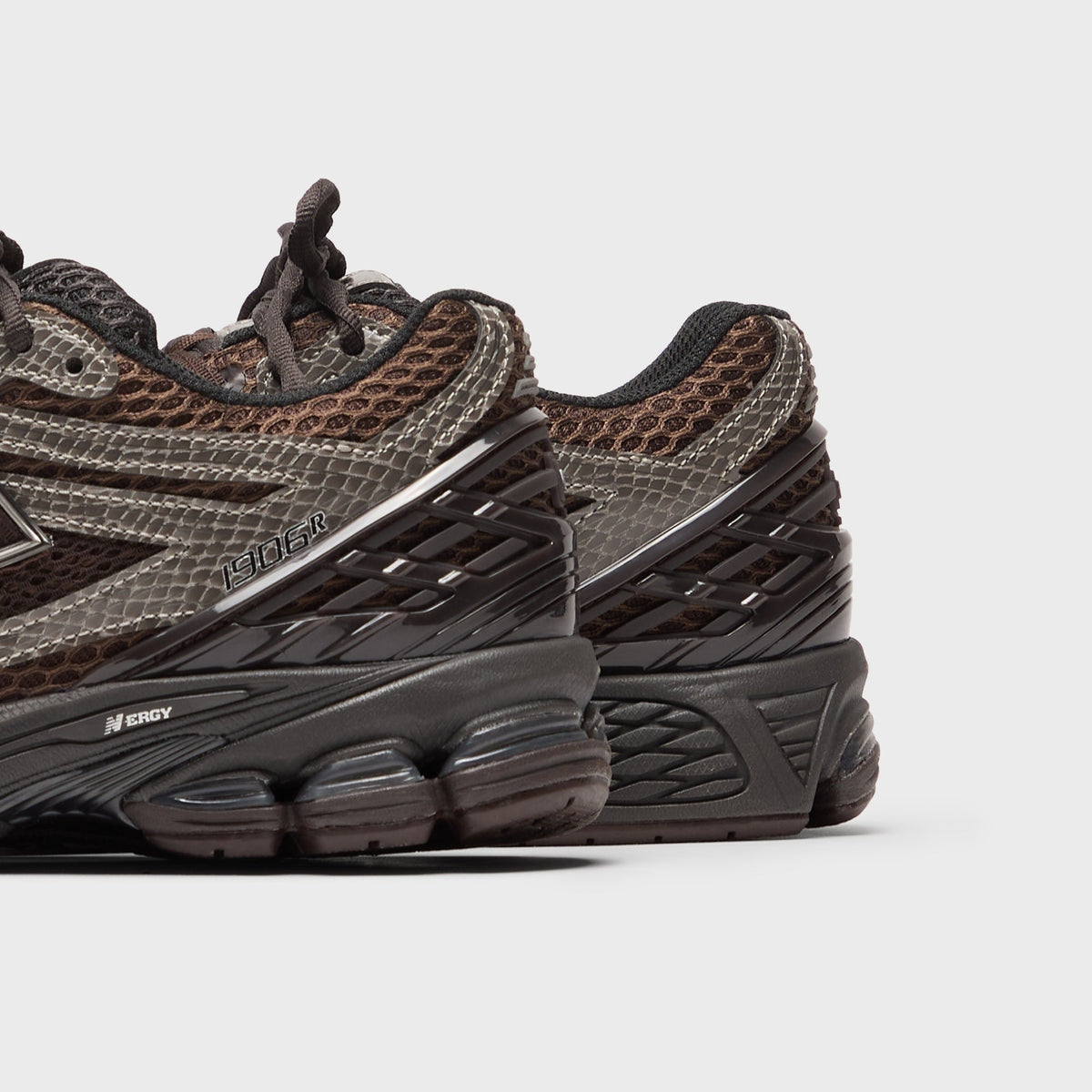 New Balance 1906R - Thunder Brown / Black