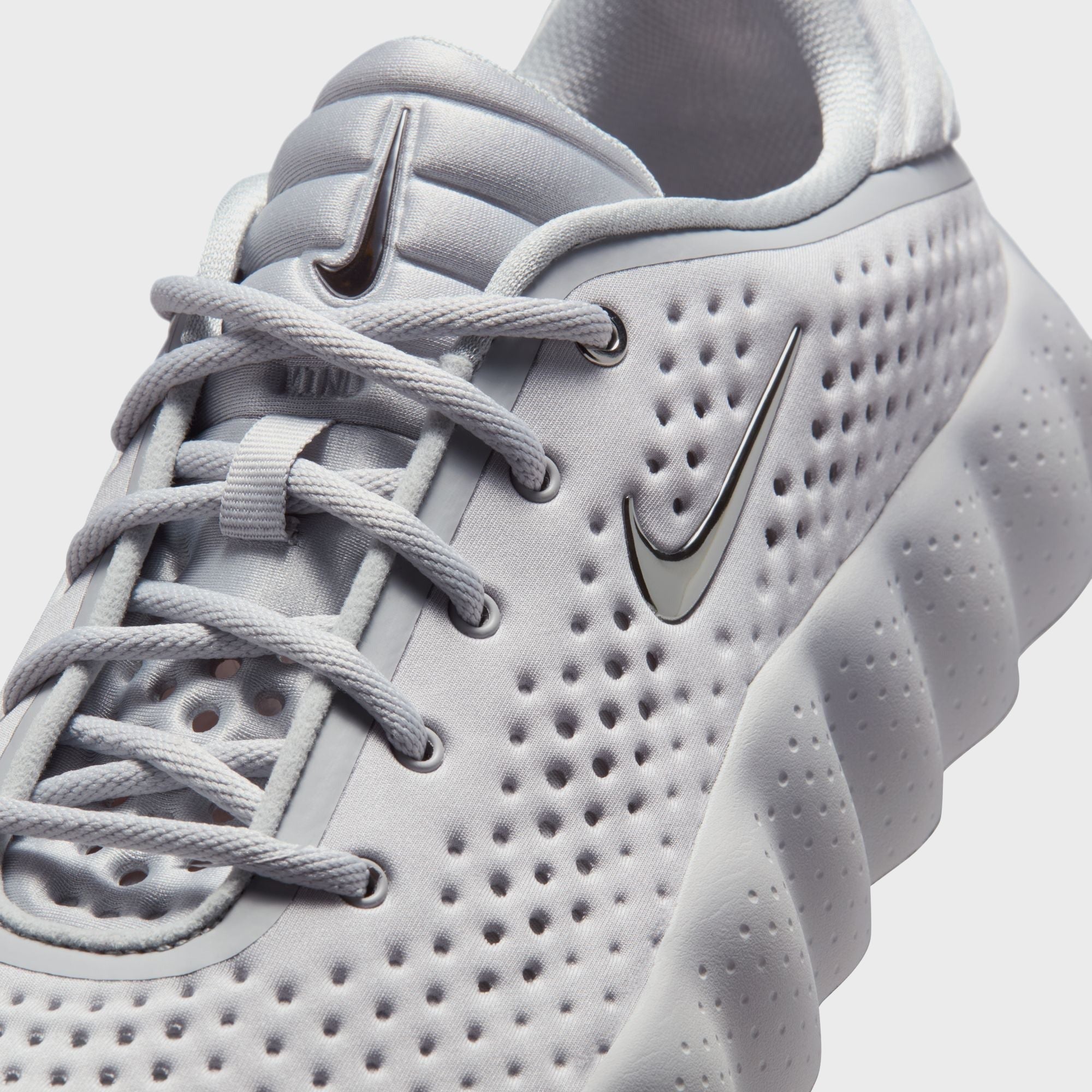 Nike Mind 002 - Light Smoke Grey / Photon Dust / Hyper Crimson / Chrome