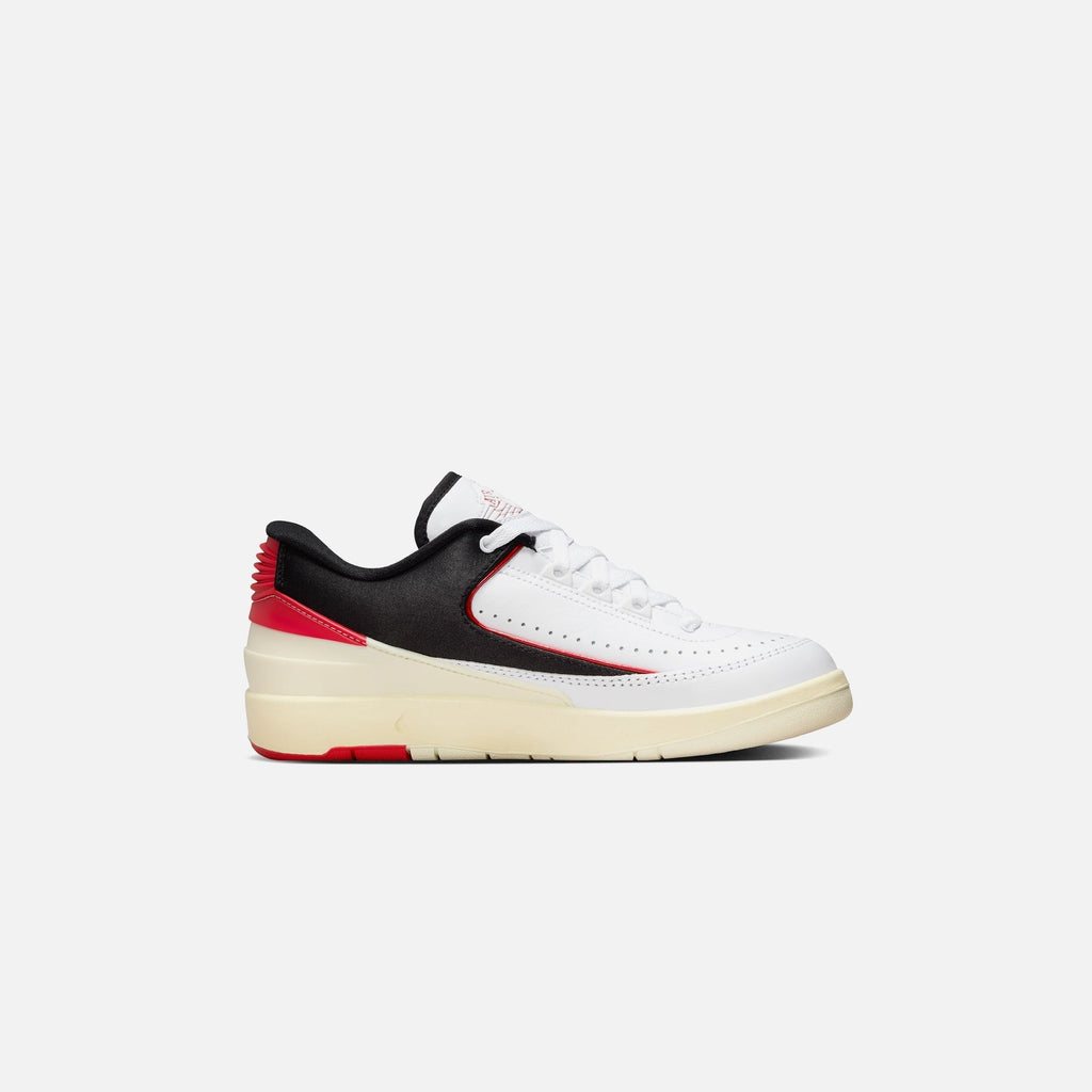 Nike WMNS Air Jordan 2 Retro Low - White / University Red / Black / Coconut Milk