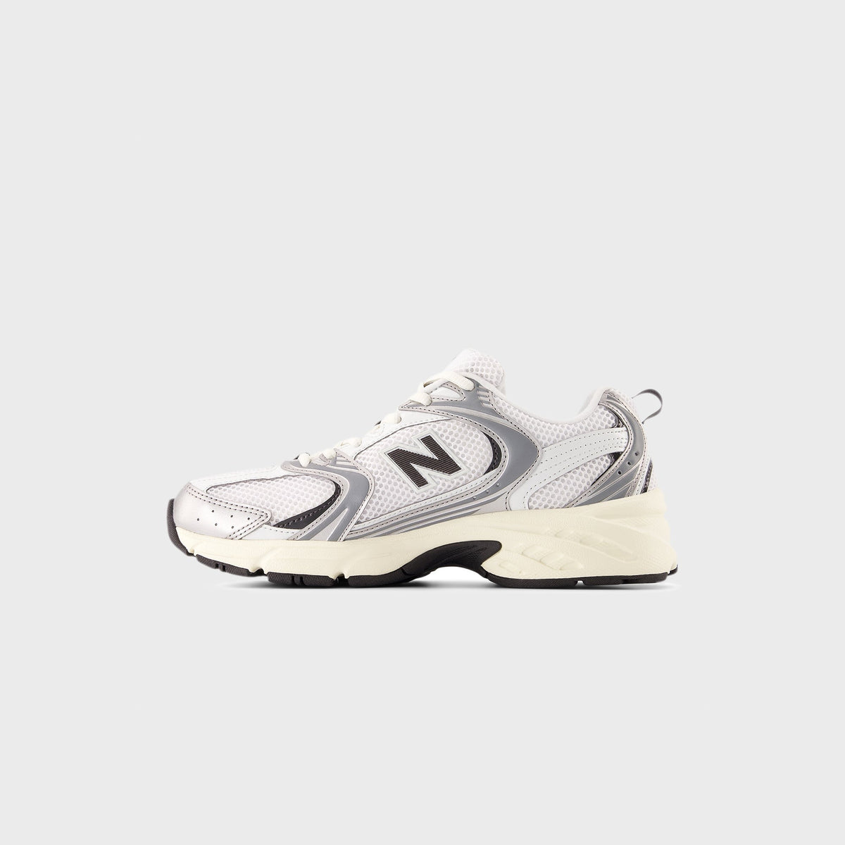 New Balance 530 - Silver Metallic / Black Cement