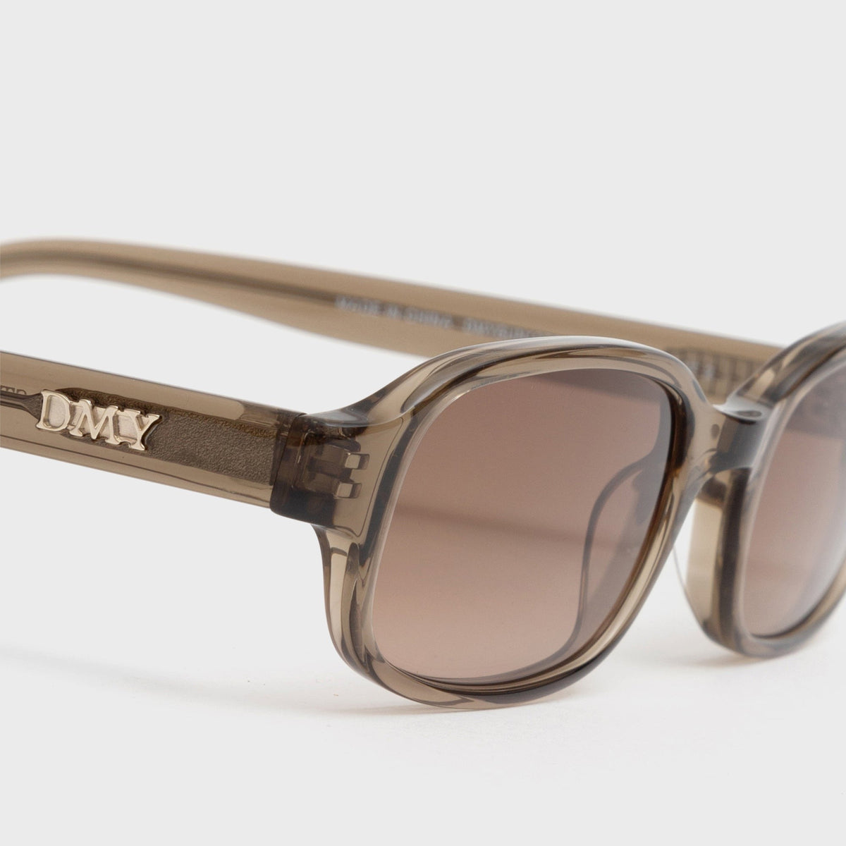 DMY Studios Margot - Transparent Olive
